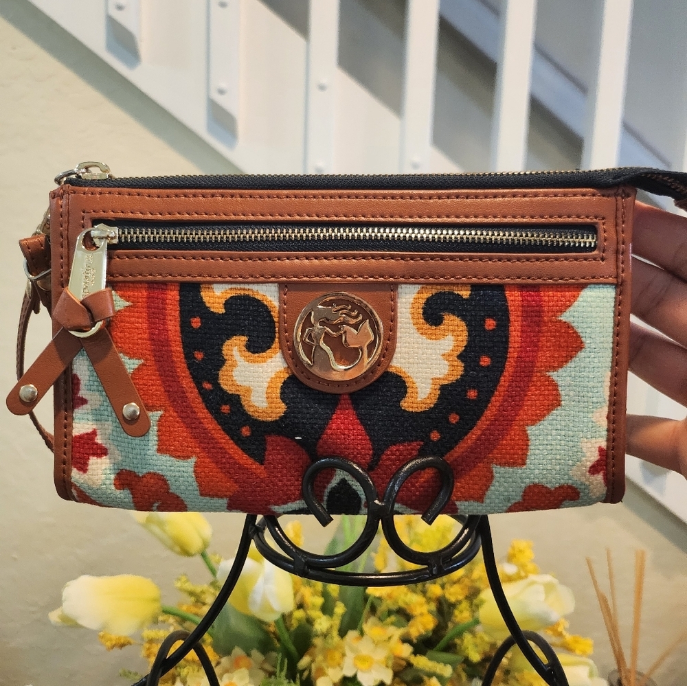 Spartina 449 Waving Girl Fan Fare Wallet / Wristlet